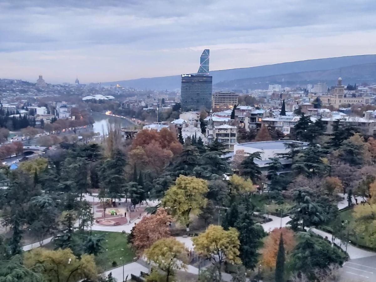 Veranda Tbilisi Luaran gambar